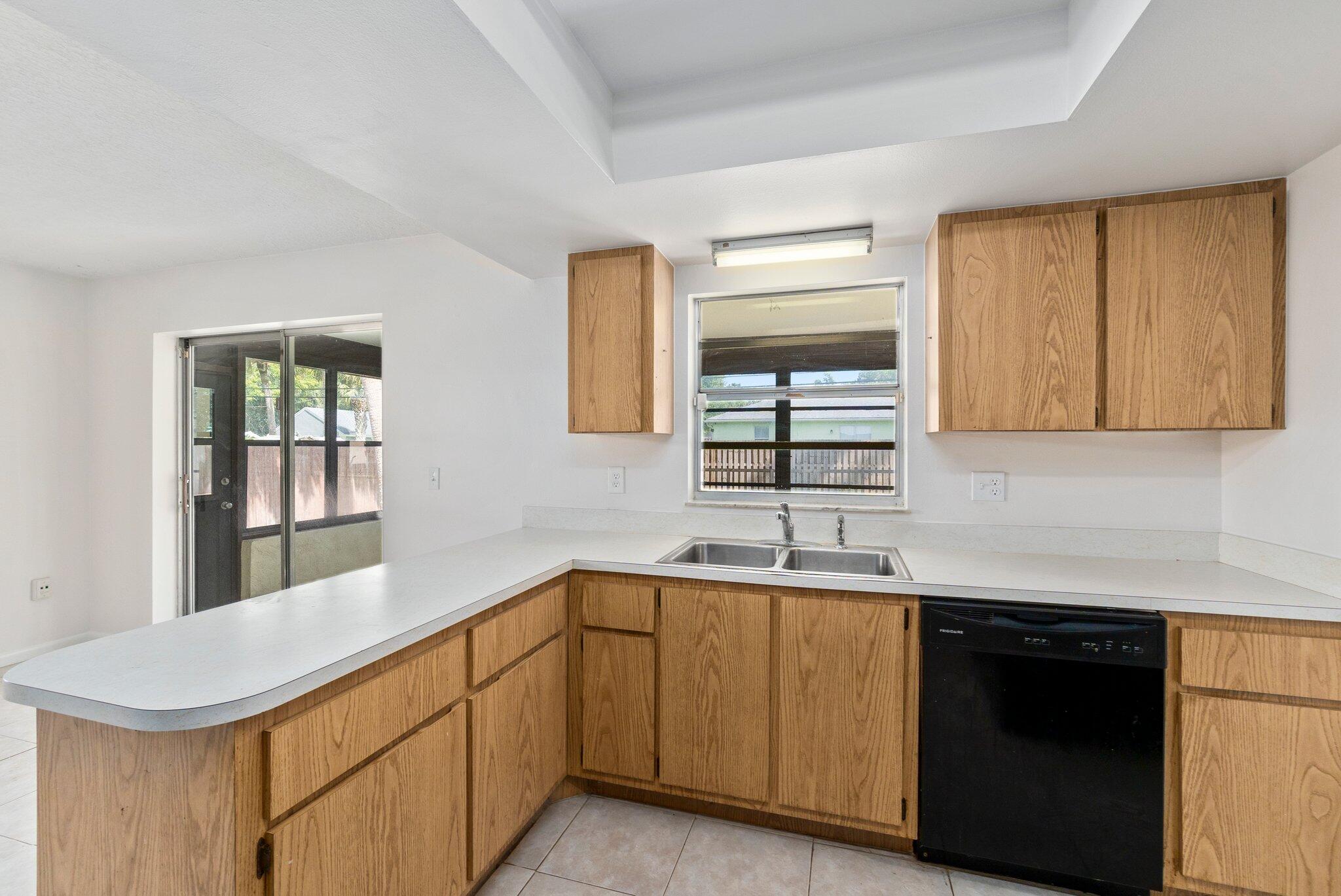 7504 Hibiscus Road Fort Pierce, FL 34951 - Photo 15 of 50 15-web-or-mls-DSC08271