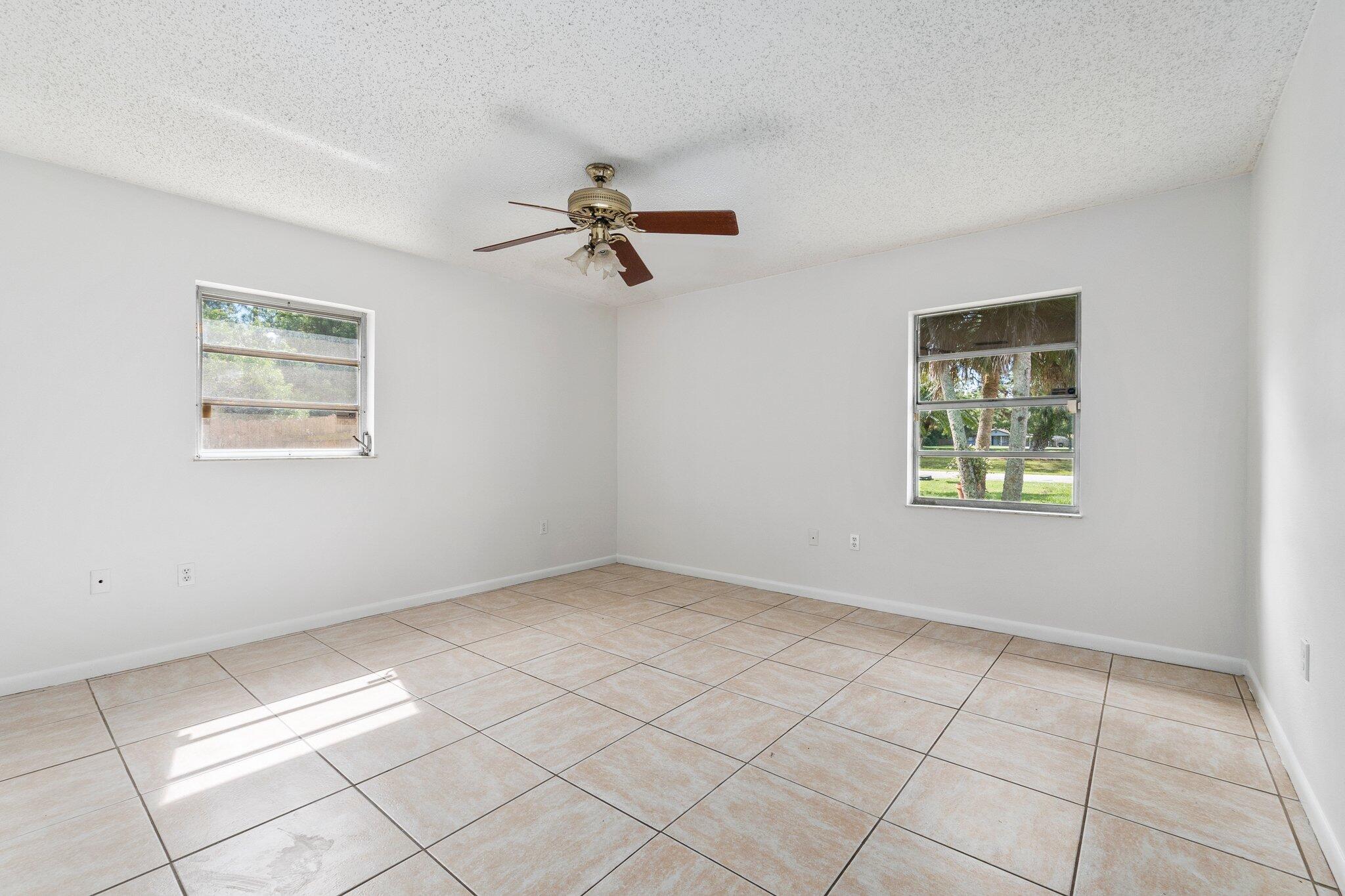7504 Hibiscus Road Fort Pierce, FL 34951 - Photo 17 of 50 17-web-or-mls-DSC08195