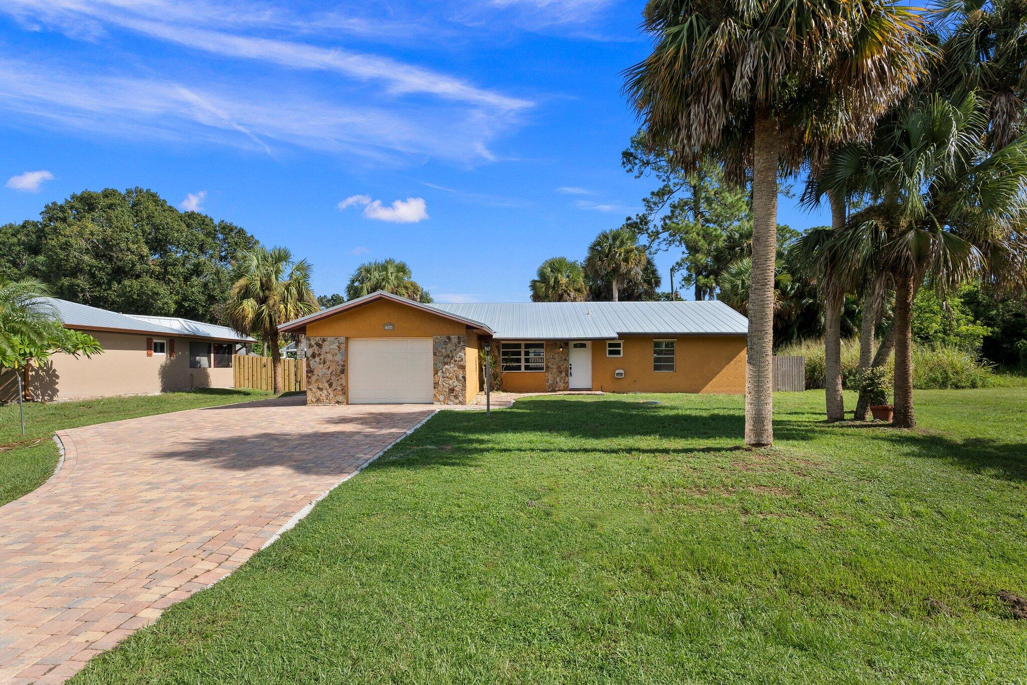 7504 Hibiscus Road Fort Pierce, FL 34951 - Photo 2 of 50 2-web-or-mls-DSC08108