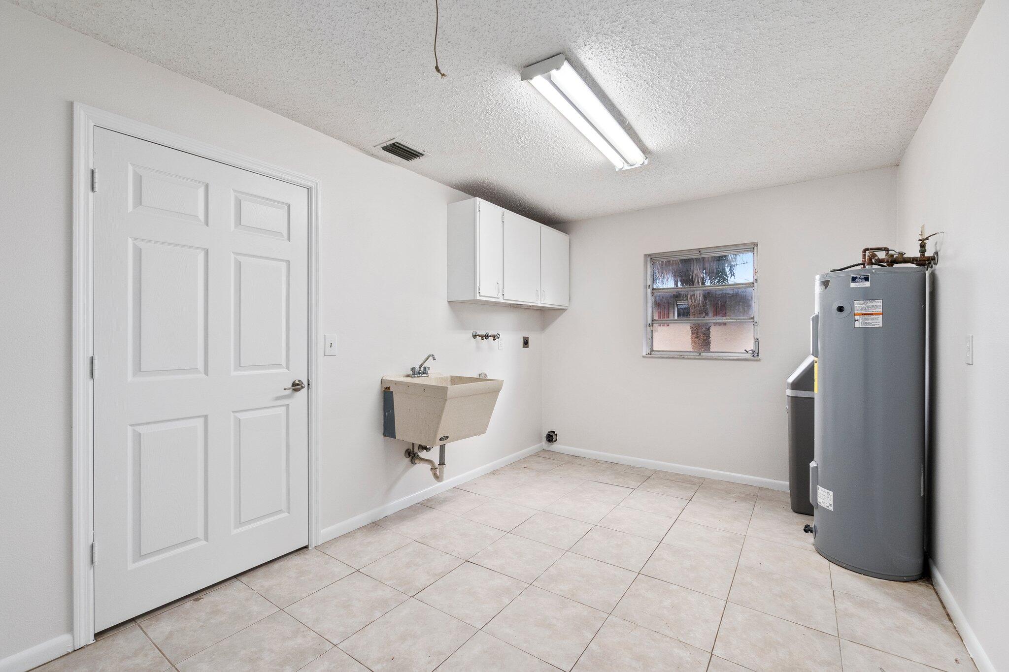 7504 Hibiscus Road Fort Pierce, FL 34951 - Photo 26 of 50 26-web-or-mls-DSC08292
