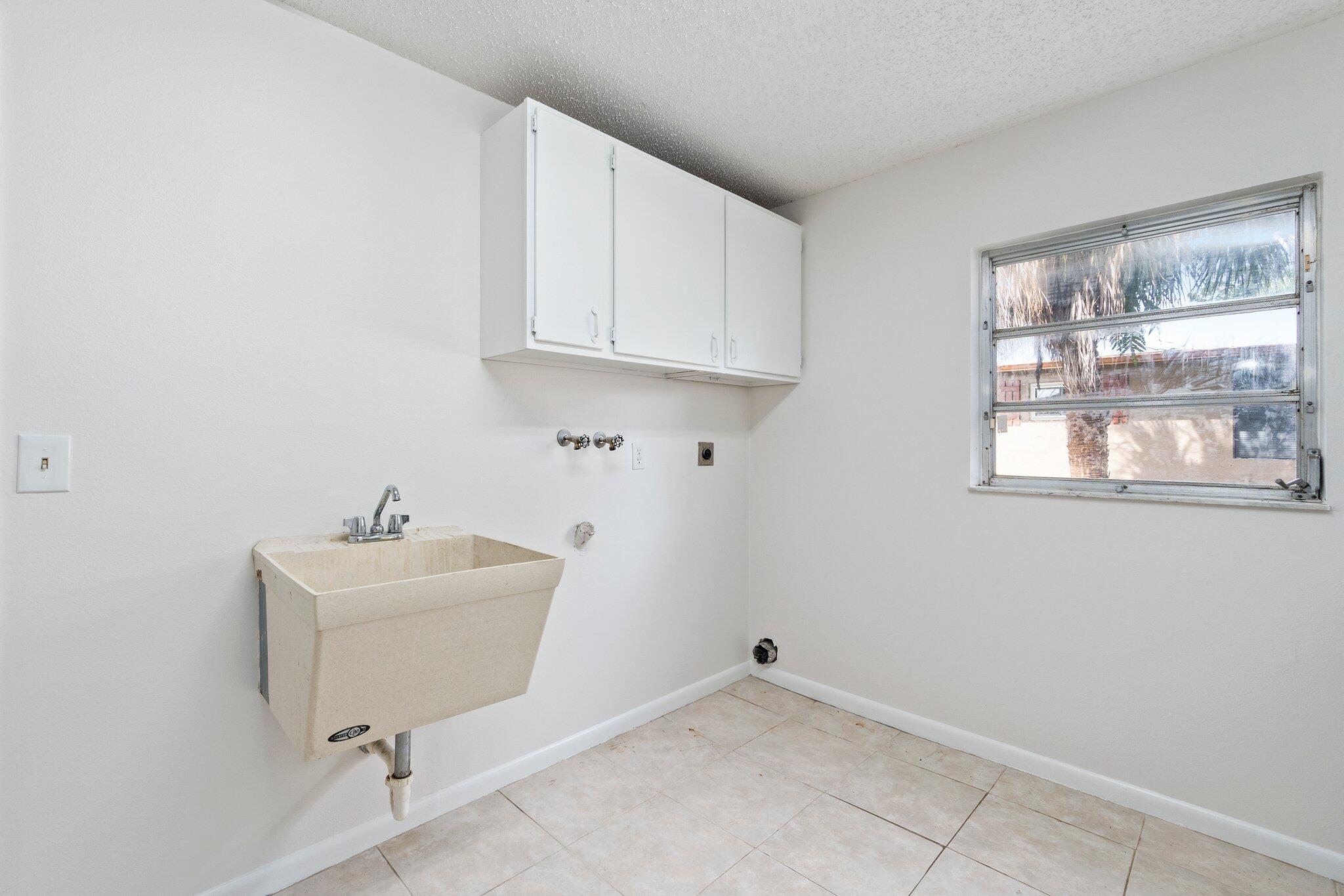 7504 Hibiscus Road Fort Pierce, FL 34951 - Photo 28 of 50 28-web-or-mls-DSC08300