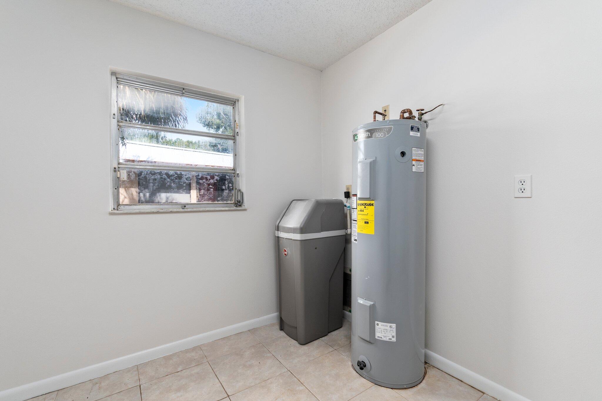 7504 Hibiscus Road Fort Pierce, FL 34951 - Photo 29 of 50 29-web-or-mls-DSC08315