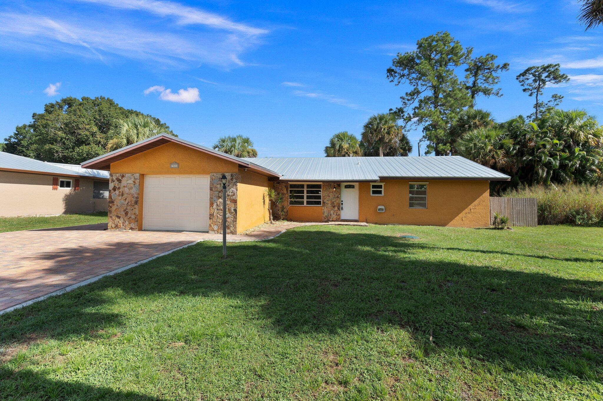 7504 Hibiscus Road Fort Pierce, FL 34951 - Photo 3 of 50 3-web-or-mls-DSC08084