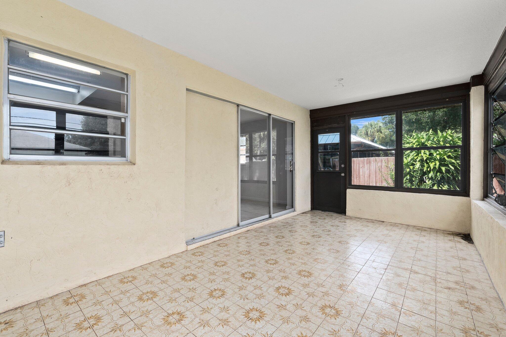 7504 Hibiscus Road Fort Pierce, FL 34951 - Photo 31 of 50 31-web-or-mls-DSC08321