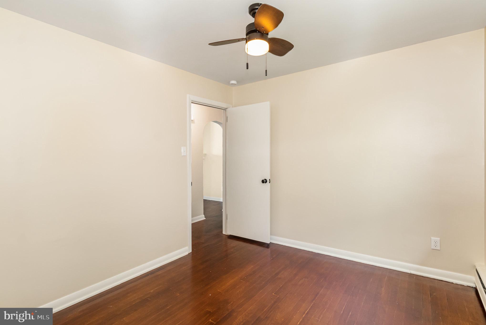 6695 Jonestown Road Harrisburg, PA 17112 - Photo 20 of 38 2nd Bedroom