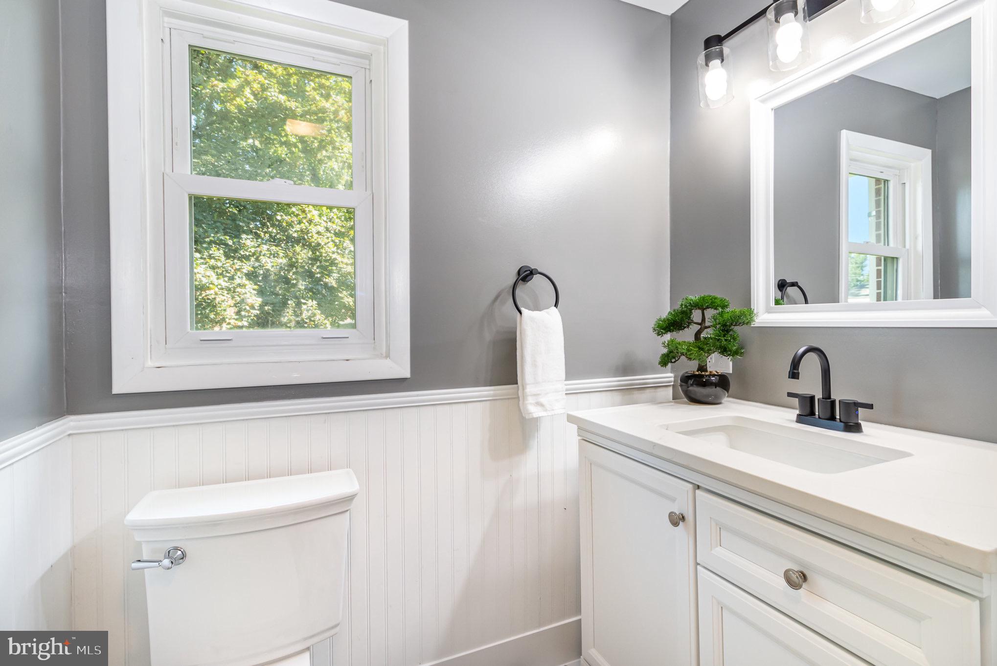 6695 Jonestown Road Harrisburg, PA 17112 - Photo 24 of 38 Full Bathroom