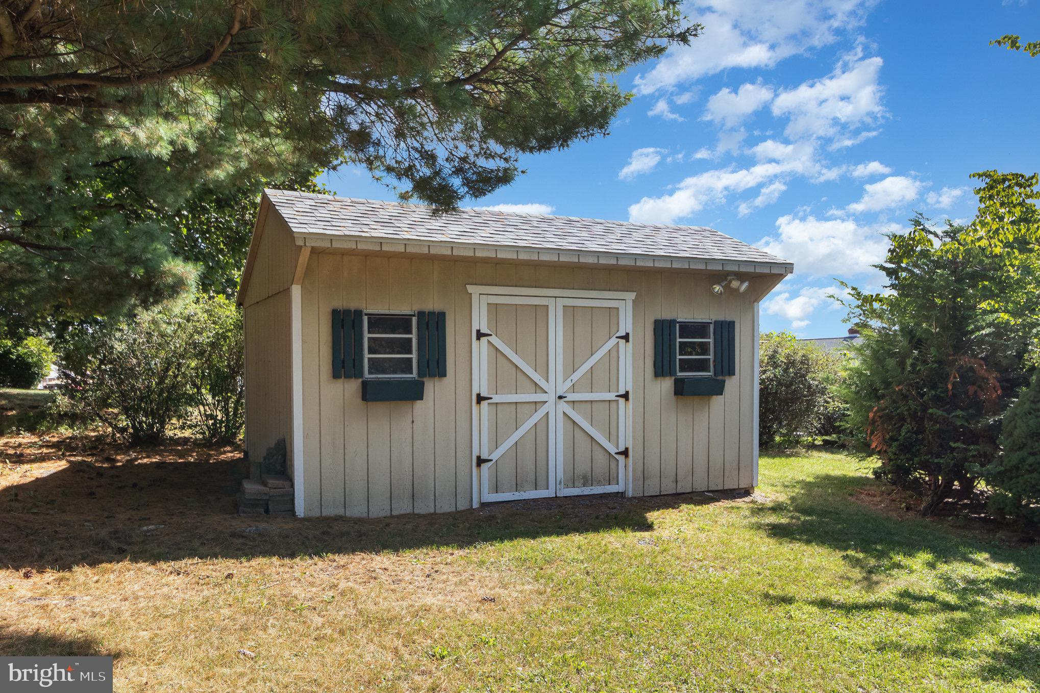 6695 Jonestown Road Harrisburg, PA 17112 - Photo 36 of 38 Shed