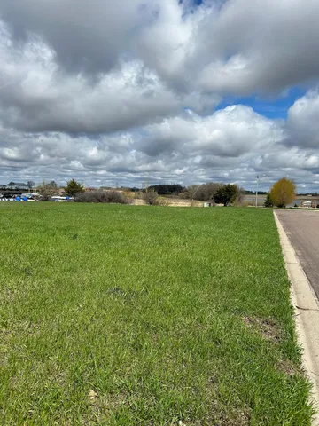 $159,900 | 1121 Village Circle, Fergus Falls, MN 56537