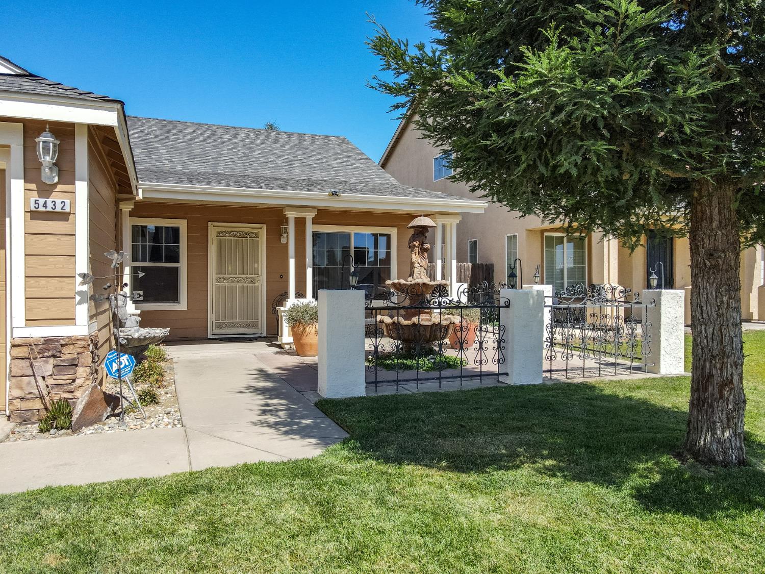 5432 Roselena Way Keyes, CA 95328 - Photo 3 of 30