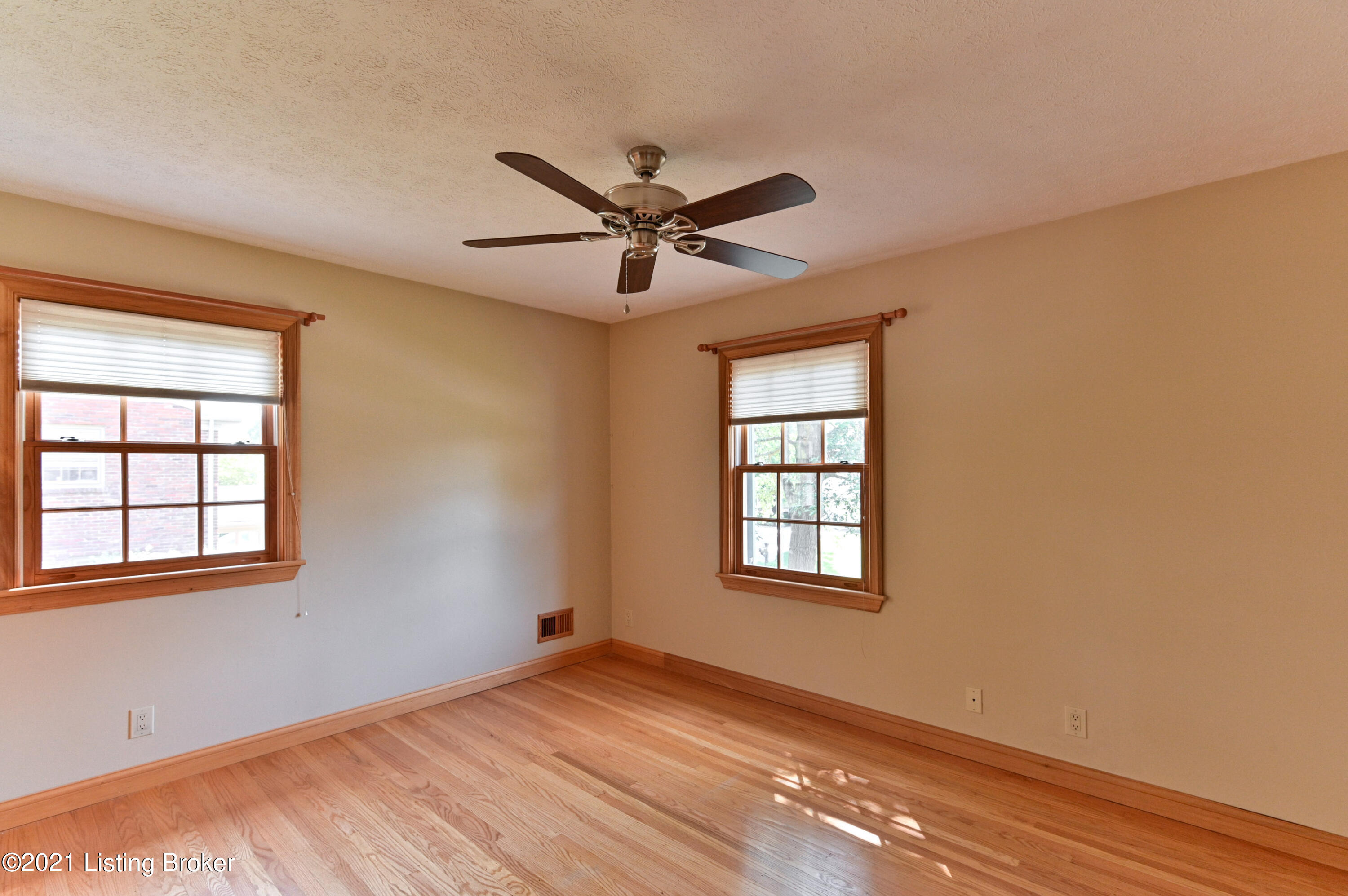 9001 Cardiff Road Louisville, KY 40242 - Photo 29 of 40 039 - 20210812 4253