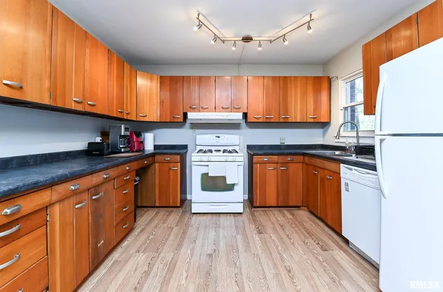 $216,500 | 4426 North Wilco Drive, Peoria, IL 61615