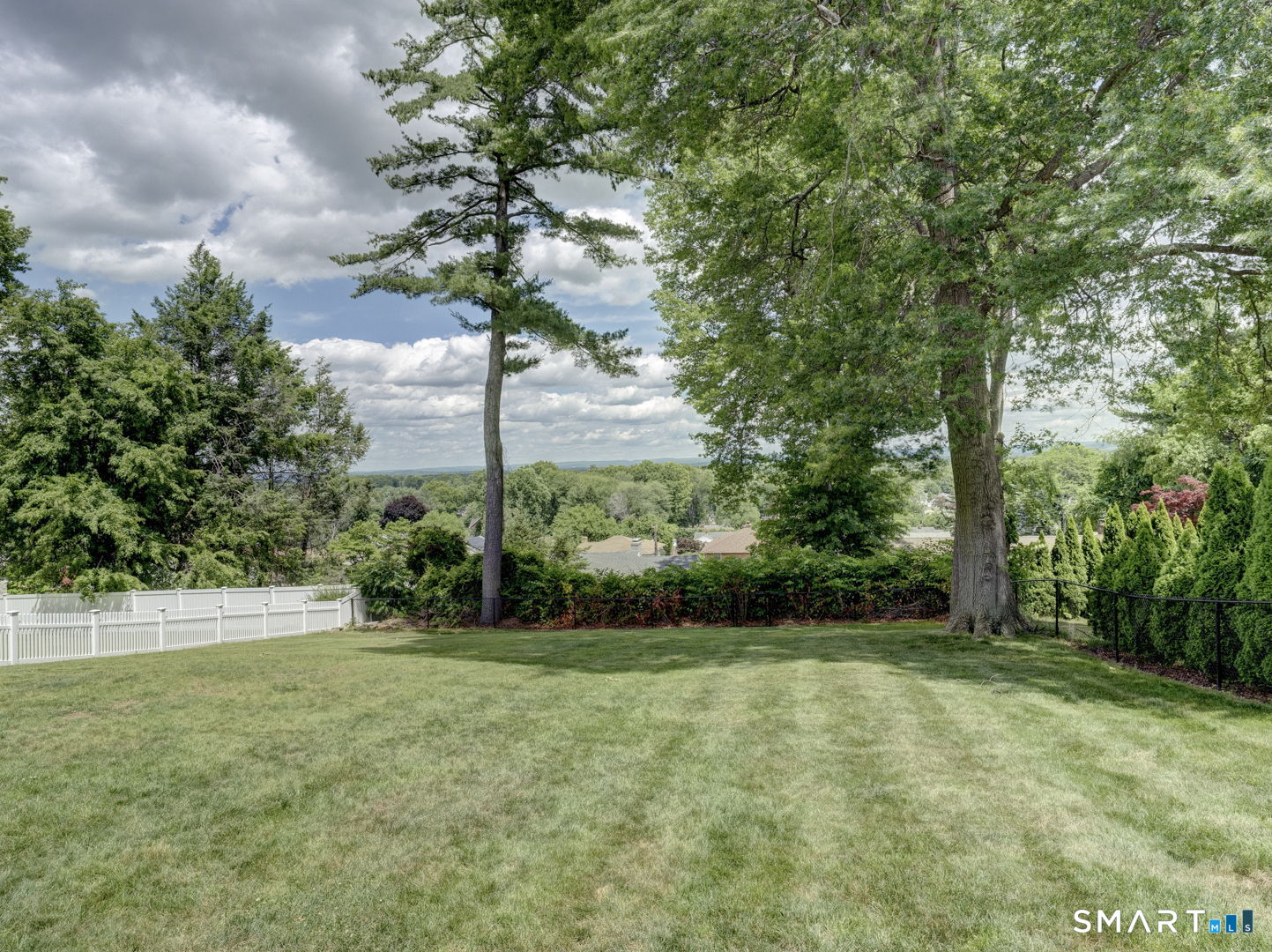 432 Ridge Road Wethersfield, CT 06109 - Photo 3 of 39