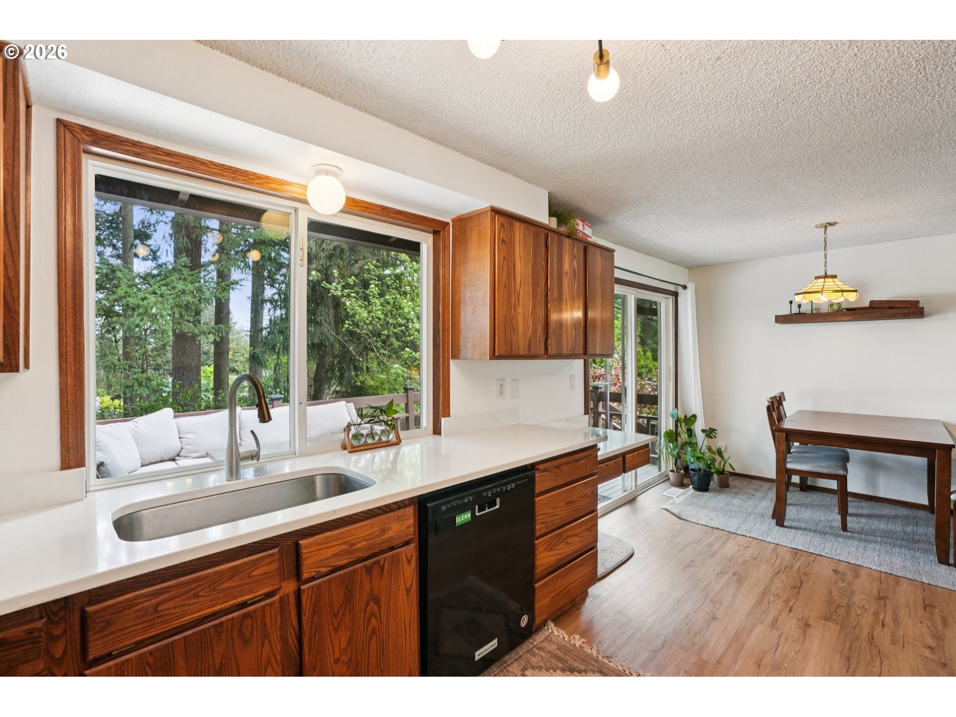 16660 Southeast Valley View Road Portland, OR 97267 - Photo 9 of 29 Gallery Image 9