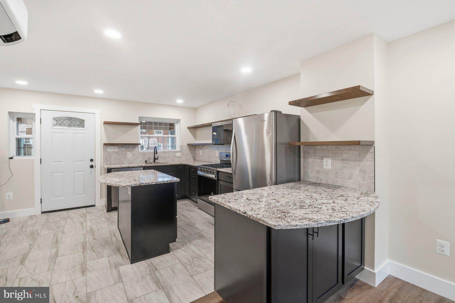3828 10th Street Baltimore, MD 21225 - Photo 5 of 26