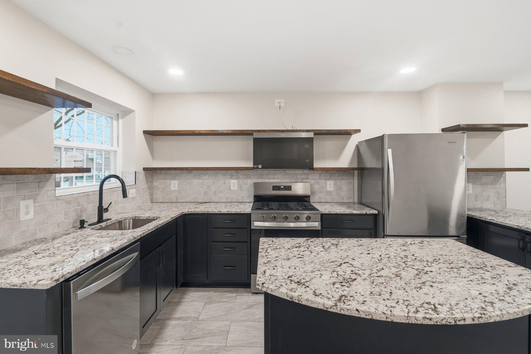 3828 10th Street Baltimore, MD 21225 - Photo 7 of 26