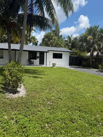 front view of house with a yard