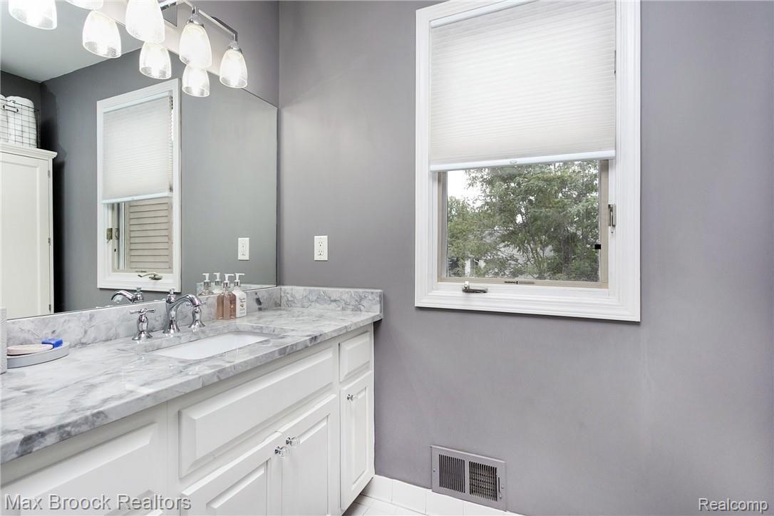 1796 Chase Drive Rochester, MI 48307 - Photo 26 of 33 Chase-37.jpg