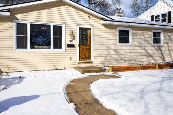$230,000 | 1623 South Jefferson Street, Appleton, WI 54915