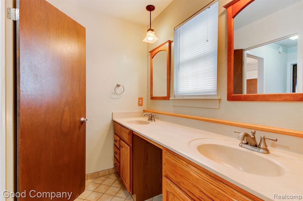 178 Manor Way Rochester Hills, MI 48309 - Photo 25 of 40