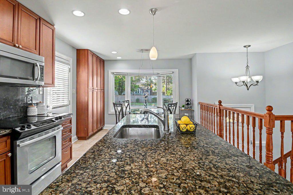 3198 Riva Road Riva, MD 21140 - Photo 7 of 33 GRANITE COUNTERTOPS