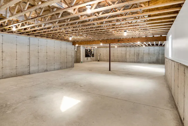 $565,000 | 67 Stacey Lane, Kenduskeag, ME 04450