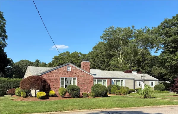 $559,000 | 90 Frontier Road, Warwick, RI 02889