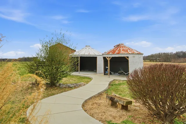 $749,000 | 5654 Borthick Road, Springfield, TN 37172