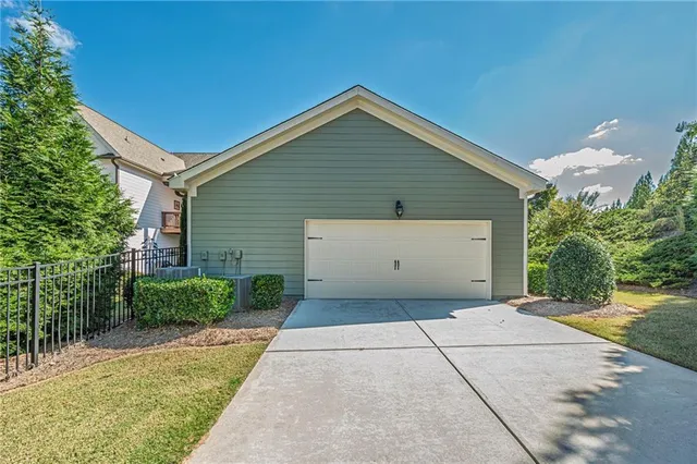 $685,000 | 1040 Peyton View Court, Alpharetta, GA 30004