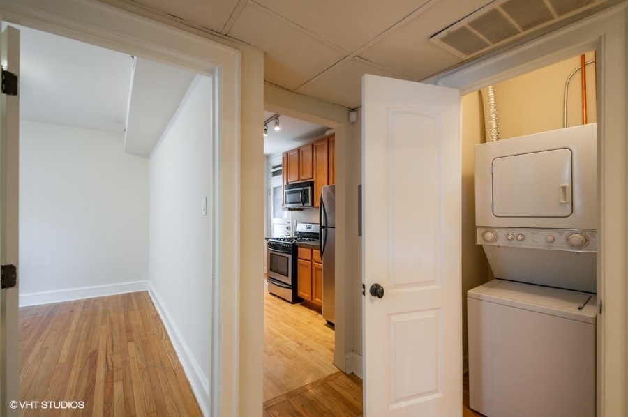 3511 North Racine Avenue, Unit 3E Chicago, IL 60657 - Photo 4 of 9