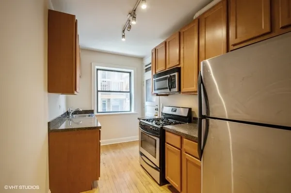 $3,000 | 3511 North Racine Avenue, Unit 3E, Chicago, IL 60657