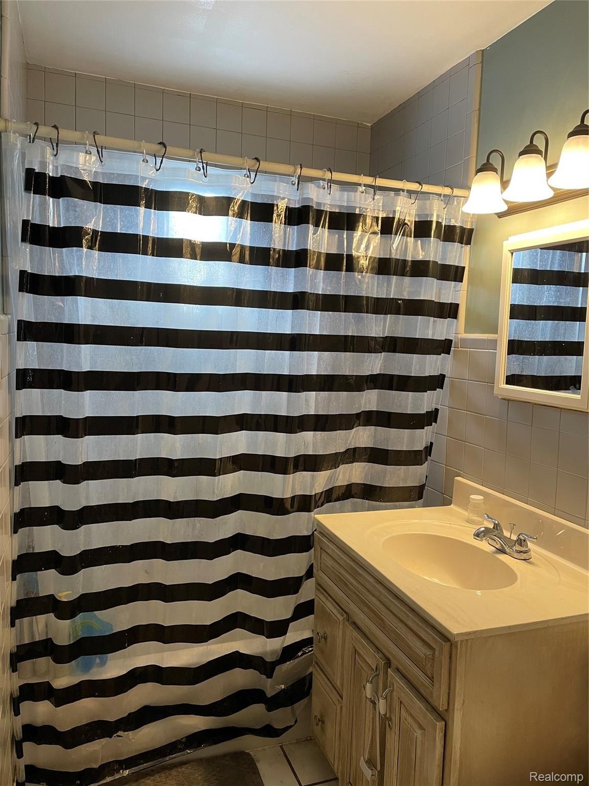 3270 North Branch Road North Branch, MI 48461 - Photo 11 of 13 IMG-4445.jpg