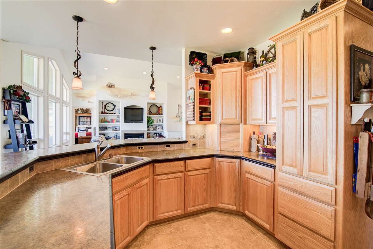 6101 South Chapman Road Greenacres, WA 99016 - Photo 7 of 20