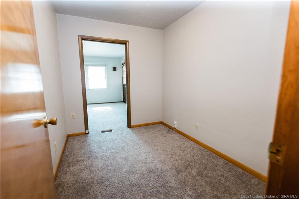 4614 Grant Line Road New Albany, IN 47150 - Photo 19 of 36 Gallery Image 19