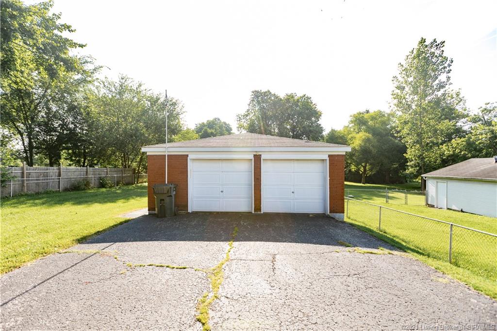 4614 Grant Line Road New Albany, IN 47150 - Photo 3 of 36 Gallery Image 3
