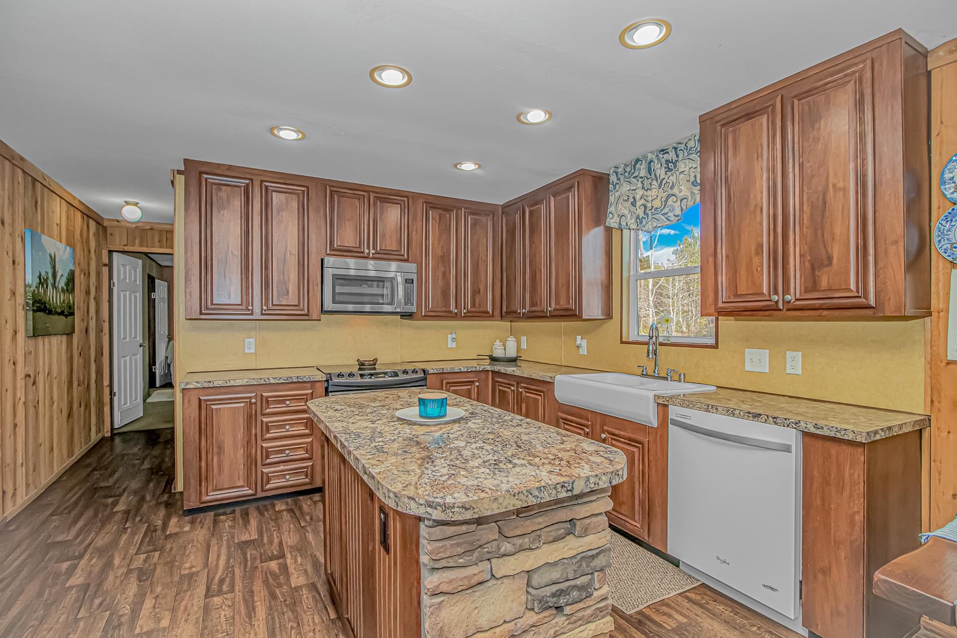 81 Silver Pond Lane Hemingway, SC 29554 - Photo 10 of 40