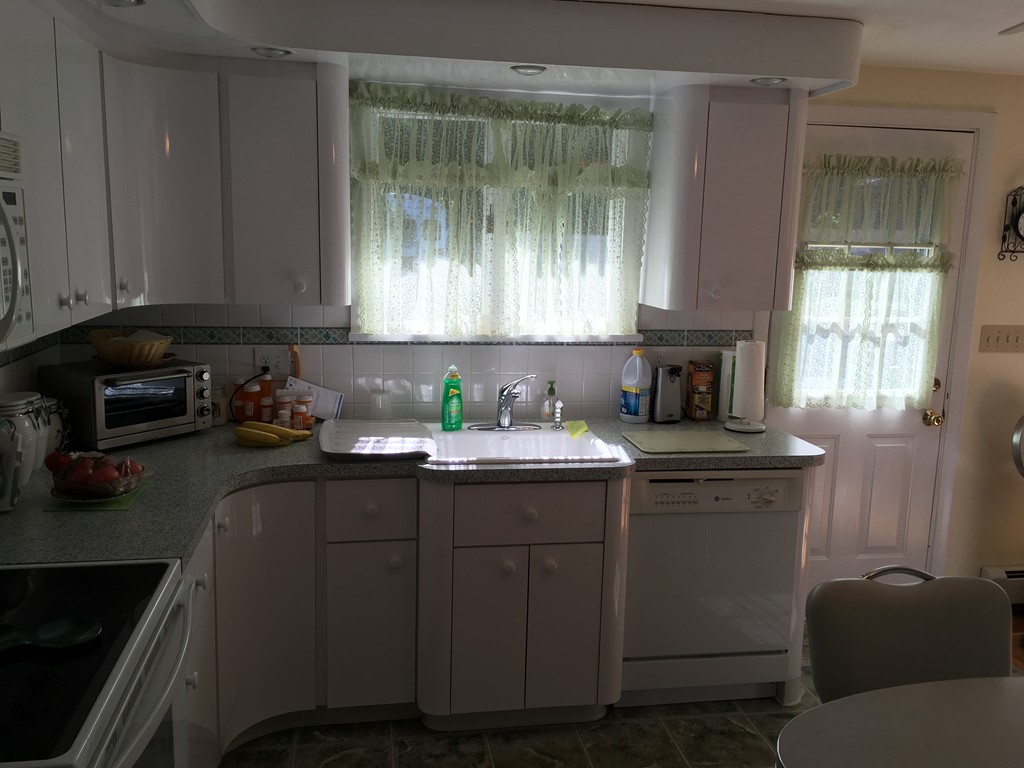 77 Great Woods Road Saugus, MA 01906 - Photo 11 of 12 Gallery Image 11
