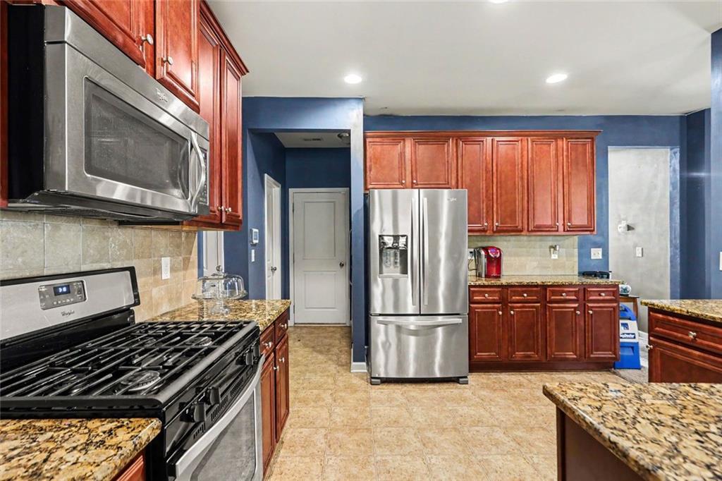 605 Stream Court Fairburn, GA 30213 - Photo 11 of 31