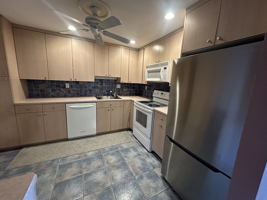 1321 Worcester Road, Unit 612 Framingham, MA 01701 - Photo 15 of 16