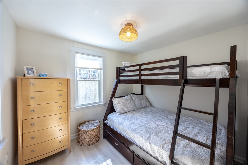 12 Bluepoint Road Fairhaven, MA 02719 - Photo 6 of 9