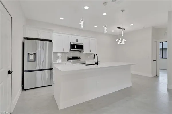 $1,800 | 4501 15th Street Southwest, Lehigh Acres, FL 33973