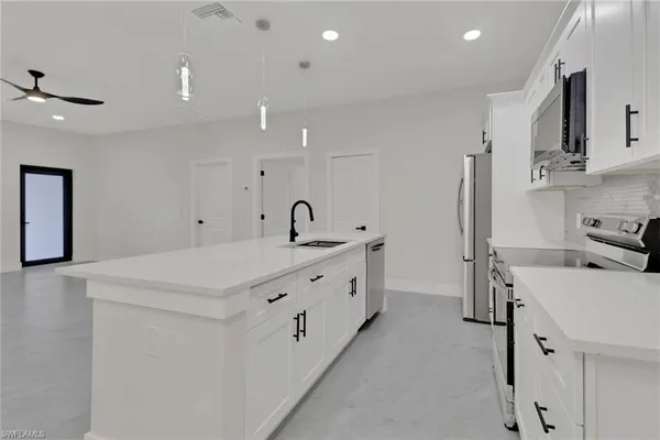 $1,800 | 4501 15th Street Southwest, Lehigh Acres, FL 33973