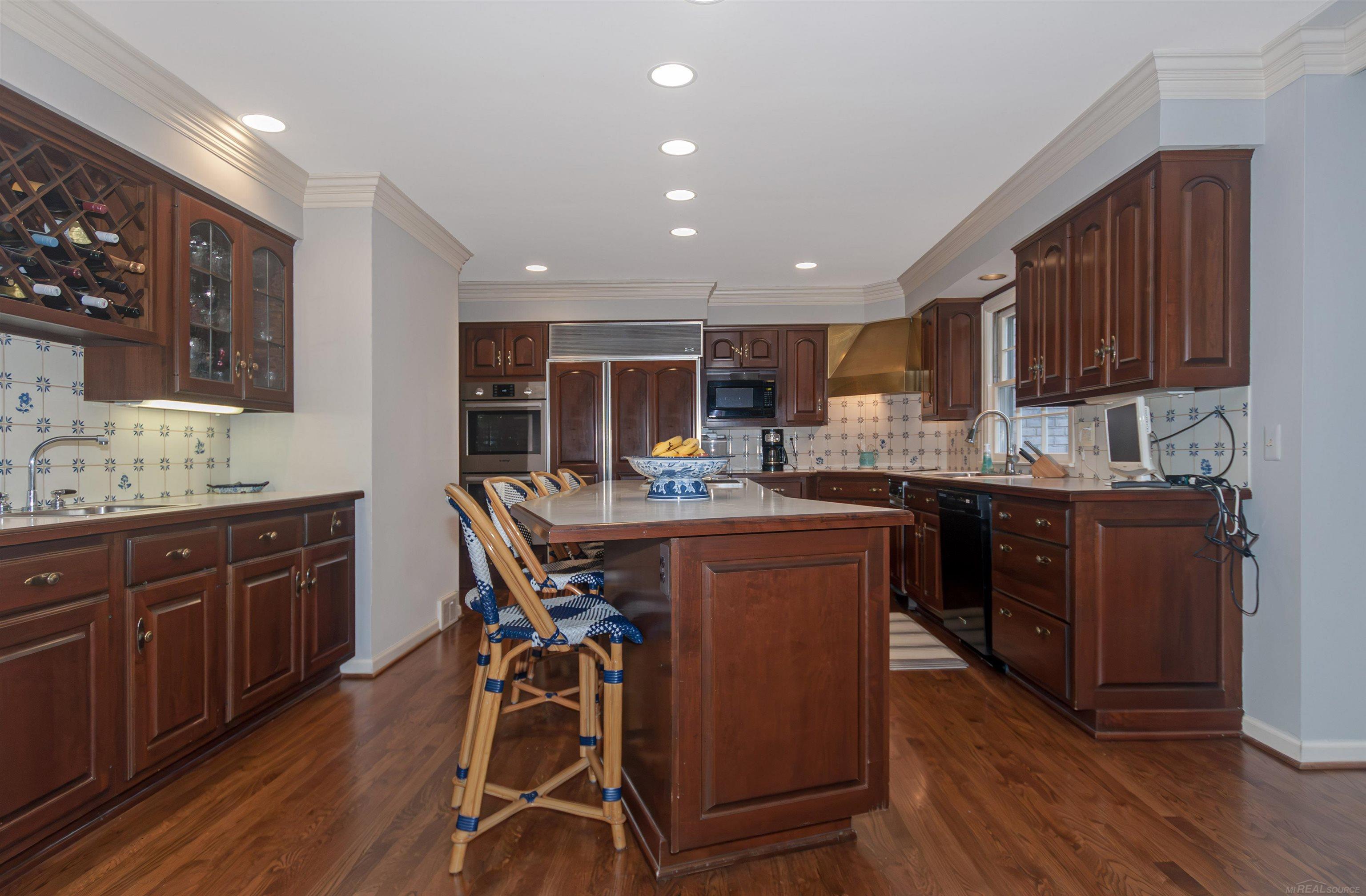 570 Oxford Road Grosse Pointe Woods, MI 48236 - Photo 25 of 99