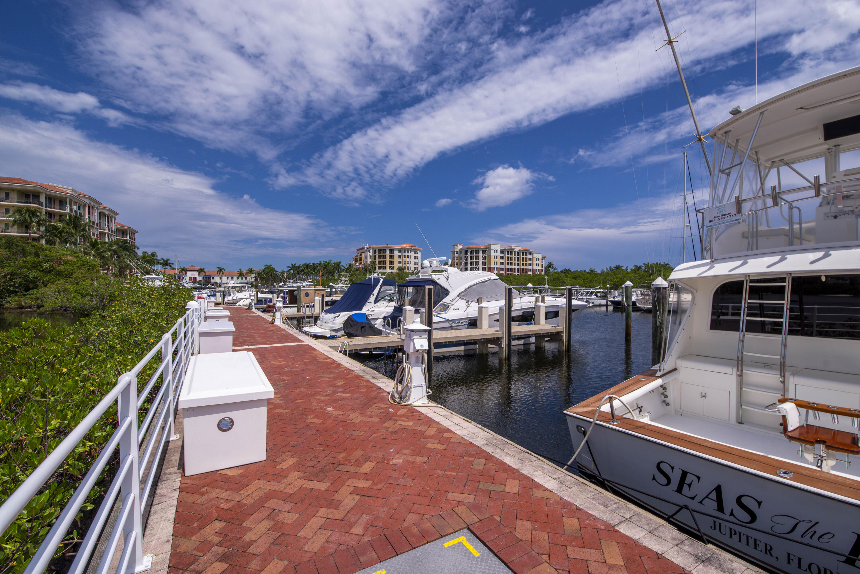 348 Highway 1 Jupiter, FL 33477 - Photo 20 of 28 Jupiter Yacht Club