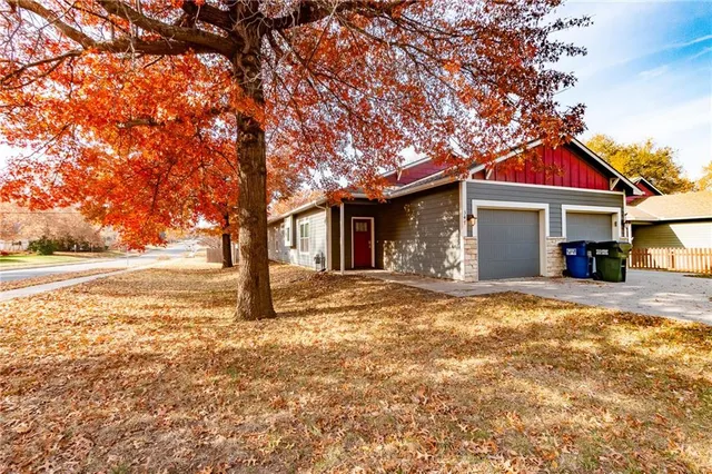 $229,900 | 347 Florida Street, Lawrence, KS 66044