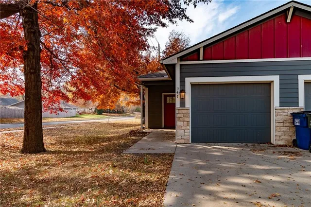 $229,900 | 347 Florida Street, Lawrence, KS 66044