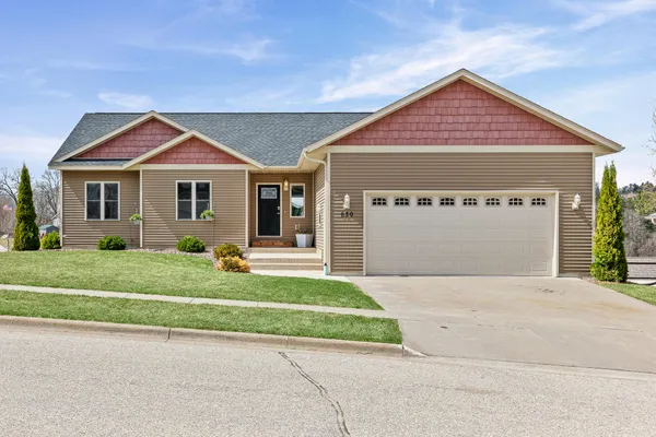 $549,000 | 830 Wagon Drive, West Salem, WI 54669