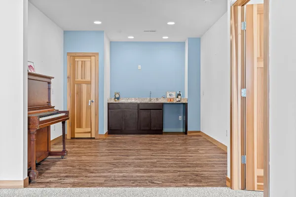 $549,000 | 830 Wagon Drive, West Salem, WI 54669