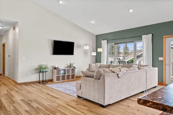 $549,000 | 830 Wagon Drive, West Salem, WI 54669
