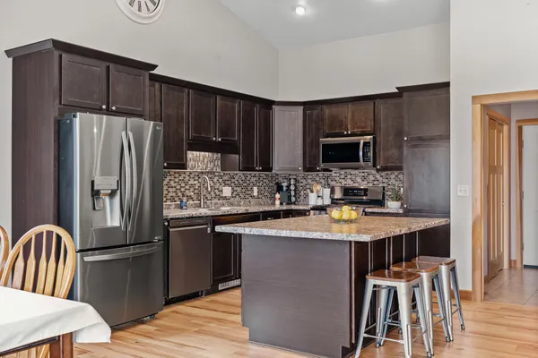 $549,000 | 830 Wagon Drive, West Salem, WI 54669