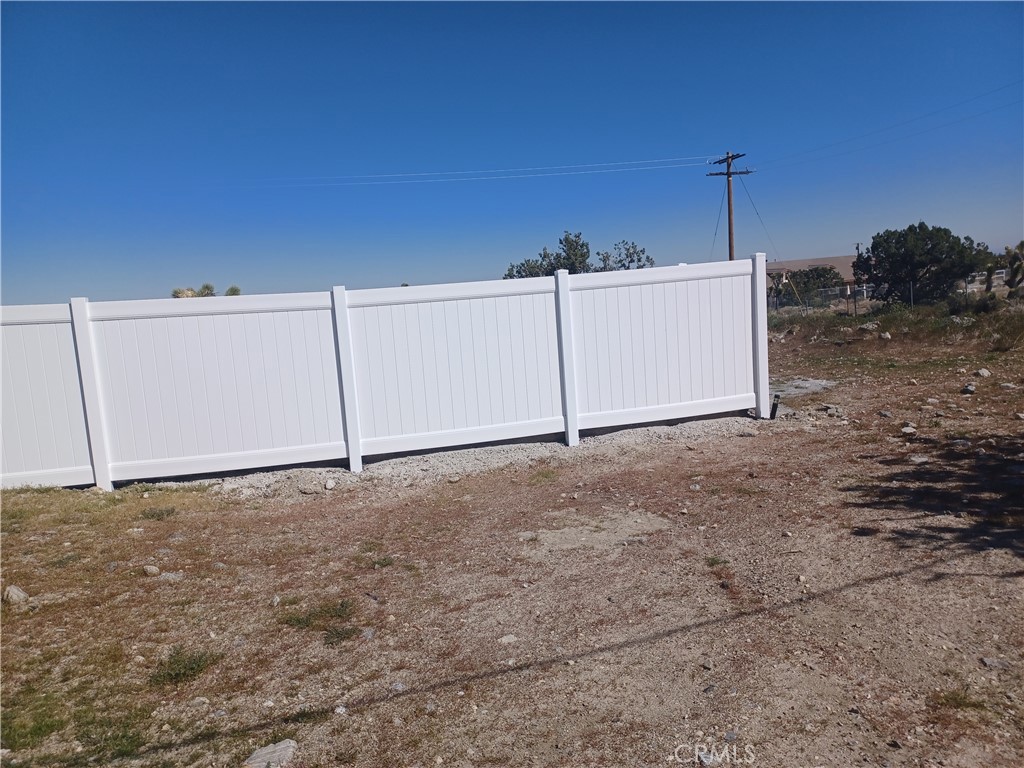 445 Solano Road Pinon Hills, CA 92372 - Photo 9 of 17 fence for pad